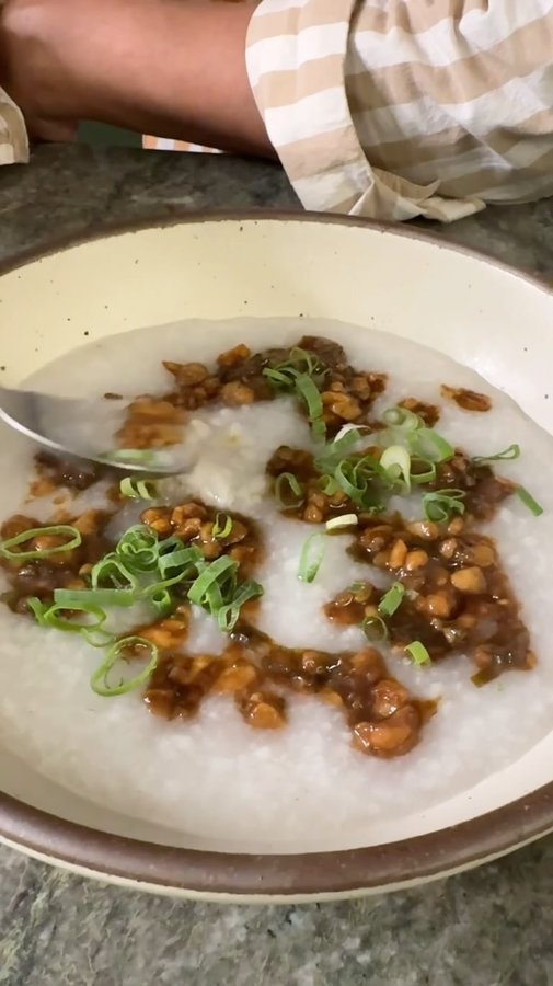 Instagram post by @sohlae for LightLife. Caption reads: #ad You need #LightLife tempeh in your fridge!....