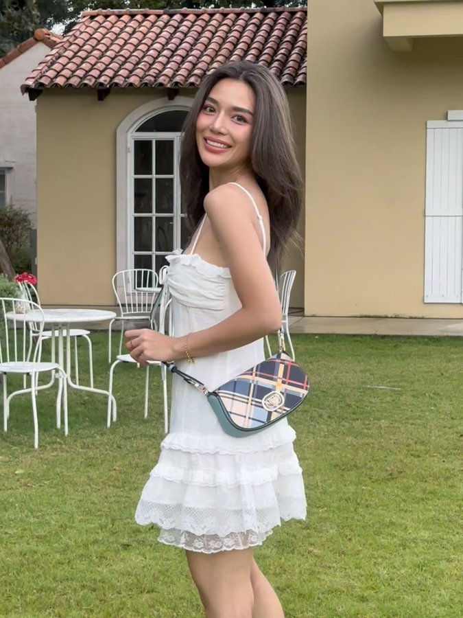 Instagram post by @ladiiprang for LYN Infinite. Caption reads: 🐰🤍 Collecting weekends #WithLYN.

#LYN #LYNaccs....