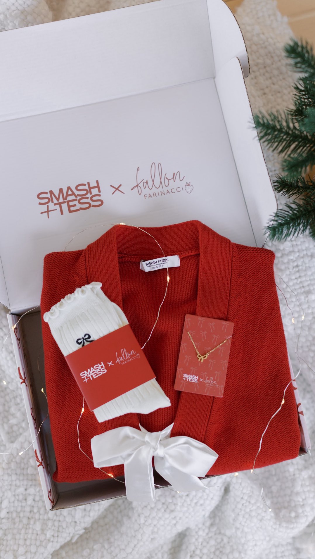 Instagram post by @fallonfarinacci for Smash + Tess. Caption reads: Wrapping you in love

The @smashtess X....