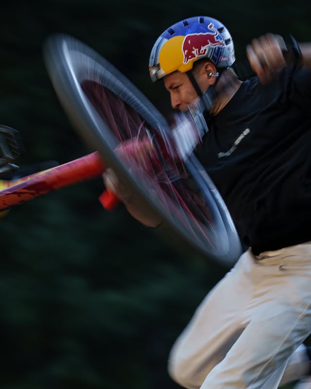 Instagram post by @davidgodziek for huawei. Caption reads: [...] Zealand is already treating us well.....