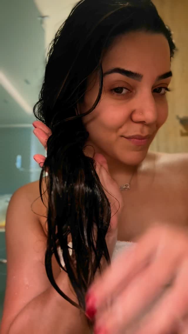 Instagram post by @negarain for Hairtamin. Caption reads: [...] NEGARAIN10 for an additional 10% off....