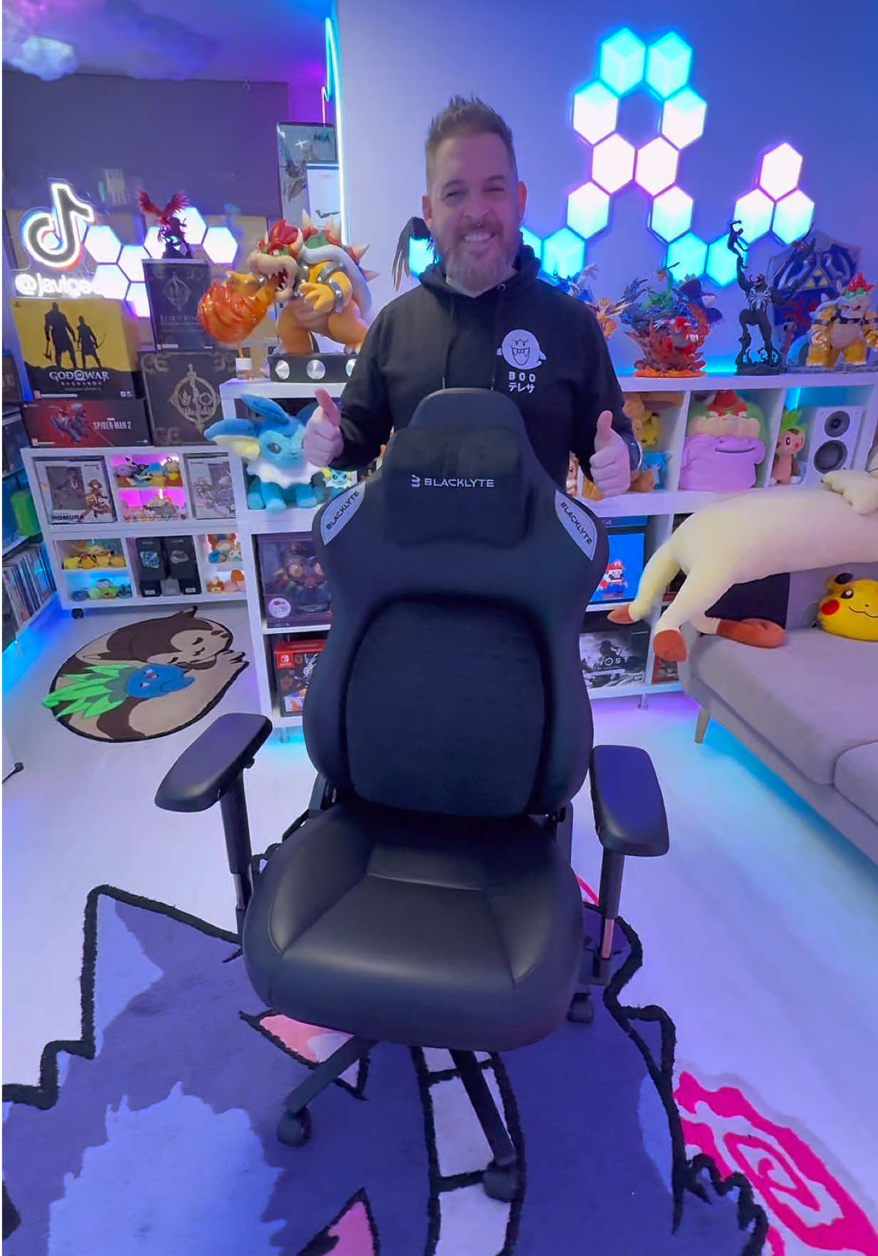 TikTok post by @javigeek for Blacklyte. Caption reads: Silla BLACKLYTE KRAKEN PRO de @blacklyte ⭐️....