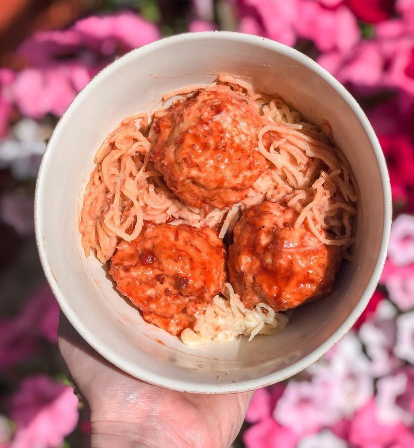 Instagram post by @laurin.bae for Natural Heaven. Caption reads: Suuuuuuuper low point lunch today! I had some....