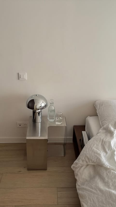 Instagram post by @iamginiee for Everlane. Caption reads: quiet mornings, slow layers @everlane annonce....