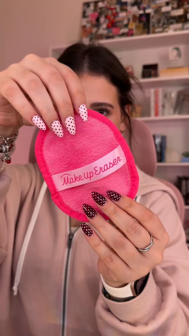 Instagram post by @heillyraices for MakeUp Eraser. Caption reads: a perfect duo to take off my makeup, with....