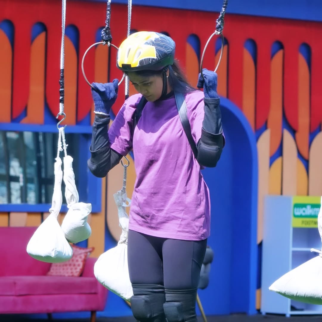 Instagram post by @mokshitha22 for Colors Kannada. Caption reads: ಸಾಮರ್ಥ್ಯ, ಸಮರ್ಥತೆ, ಚಾಣಾಕ್ಷತೆ ಇದರ ಸಮಾನಾರ್ಥಕ ಪದನೆ....