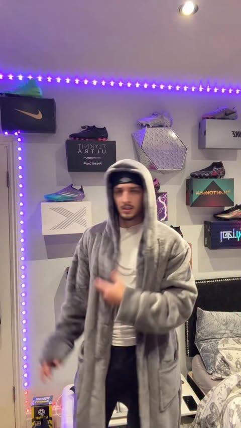 Instagram post by @lapislazuri10 for POIZON. Caption reads: [...] if your cleats or kicks are legit with....