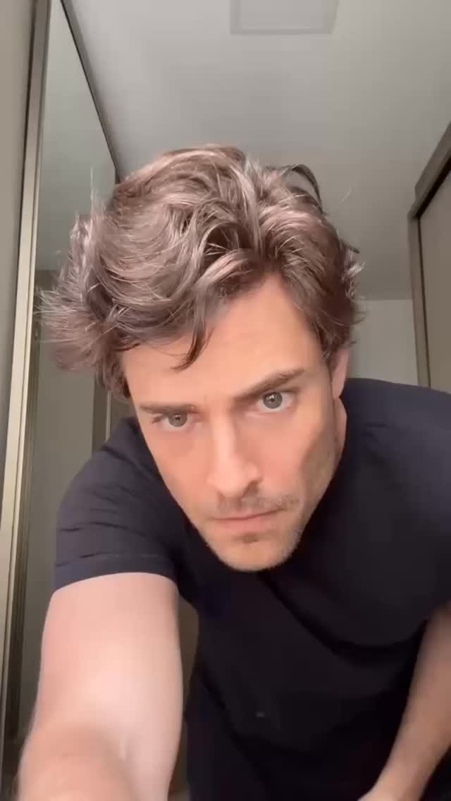 Instagram post by @miguelcoelho1 for Columbia Colombia. Caption reads: Essa jaqueta da @columbiabrasil é aquele tipo de....