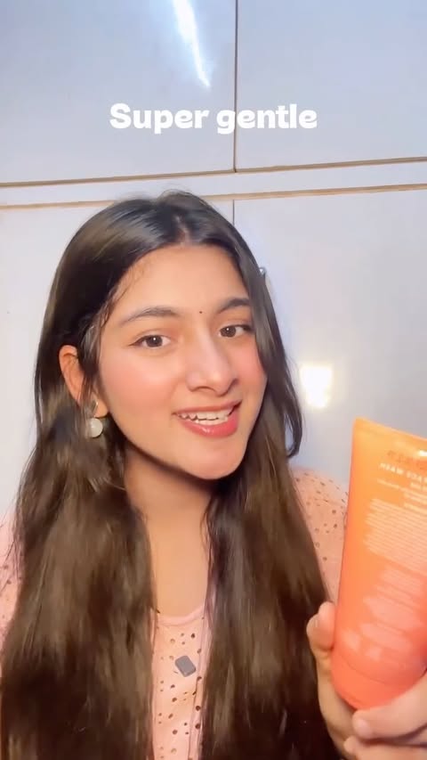 Instagram post by @notsoaradhya for Foxtale. Caption reads: Comment for link 🔗😍❤️ @foxtaleskin #Ad.