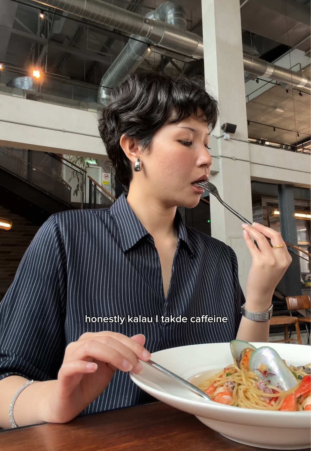 TikTok post by @awazaharie for ZUS COFFEE. Caption reads: [...] agam pulak kalau tak boleh tidur. @ZUS....