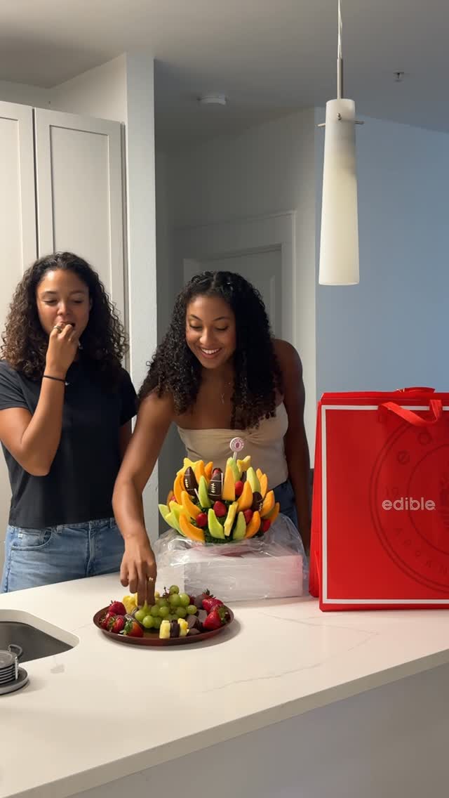 Instagram post by @alexjeannnn for Edible Arrangements®. Caption reads: Game plan secured: dipped fruit, dessert boards,....