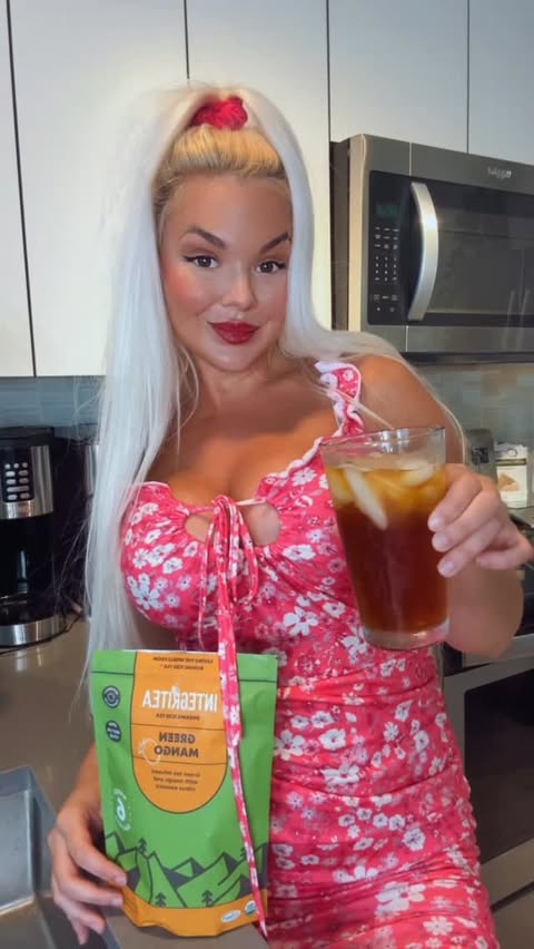 Instagram post by @emilyvillers for Stack Influence. Caption reads: [...]  and it’s delicious 🫖 🌿 @stackinfluence....