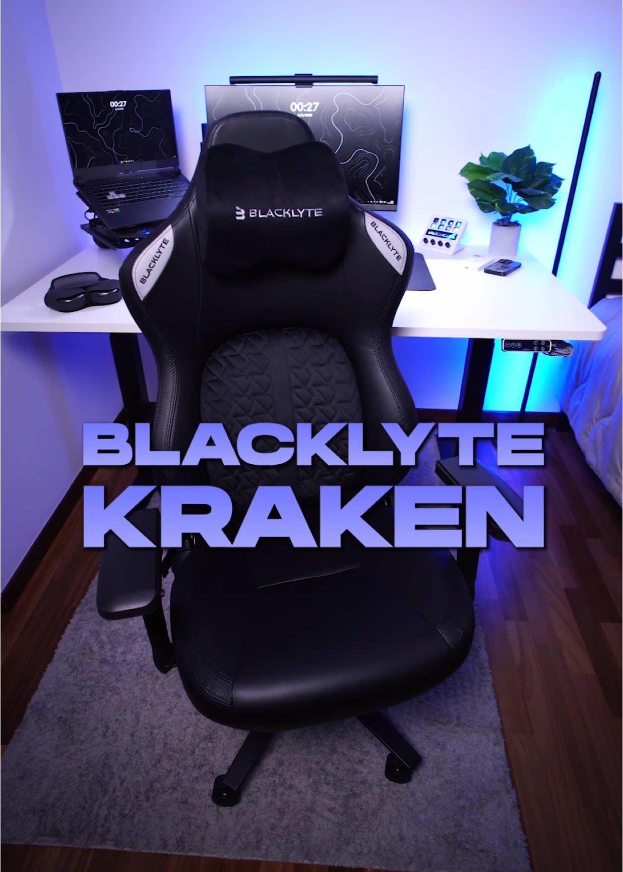TikTok post by @alexciriaco_ for Blacklyte. Caption reads: [...] da Gaming 👾 > Sedie Ergonomiche 🤕....