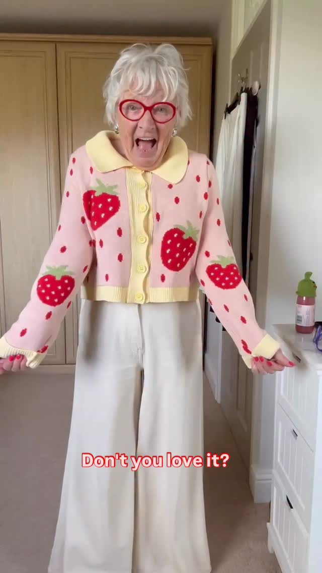 Instagram post by @vivthecarer for Innocent Drinks. Caption reads: #Ad What’s this I’m wearing? It’s innocent’s new....