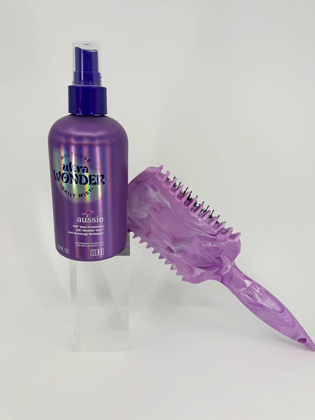 Instagram post by @glowandtellwithalexis for Aussie Hair. Caption reads: [...] new fave! Thank you to @influenster....