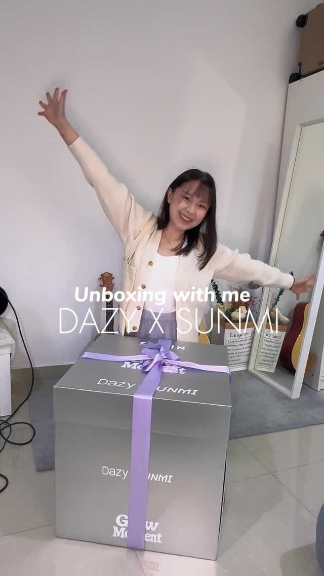 Instagram post by @triciaooi for DAZY FASHION. Caption reads: Sunmi fans, this one’s for us 💌 Unboxing my....