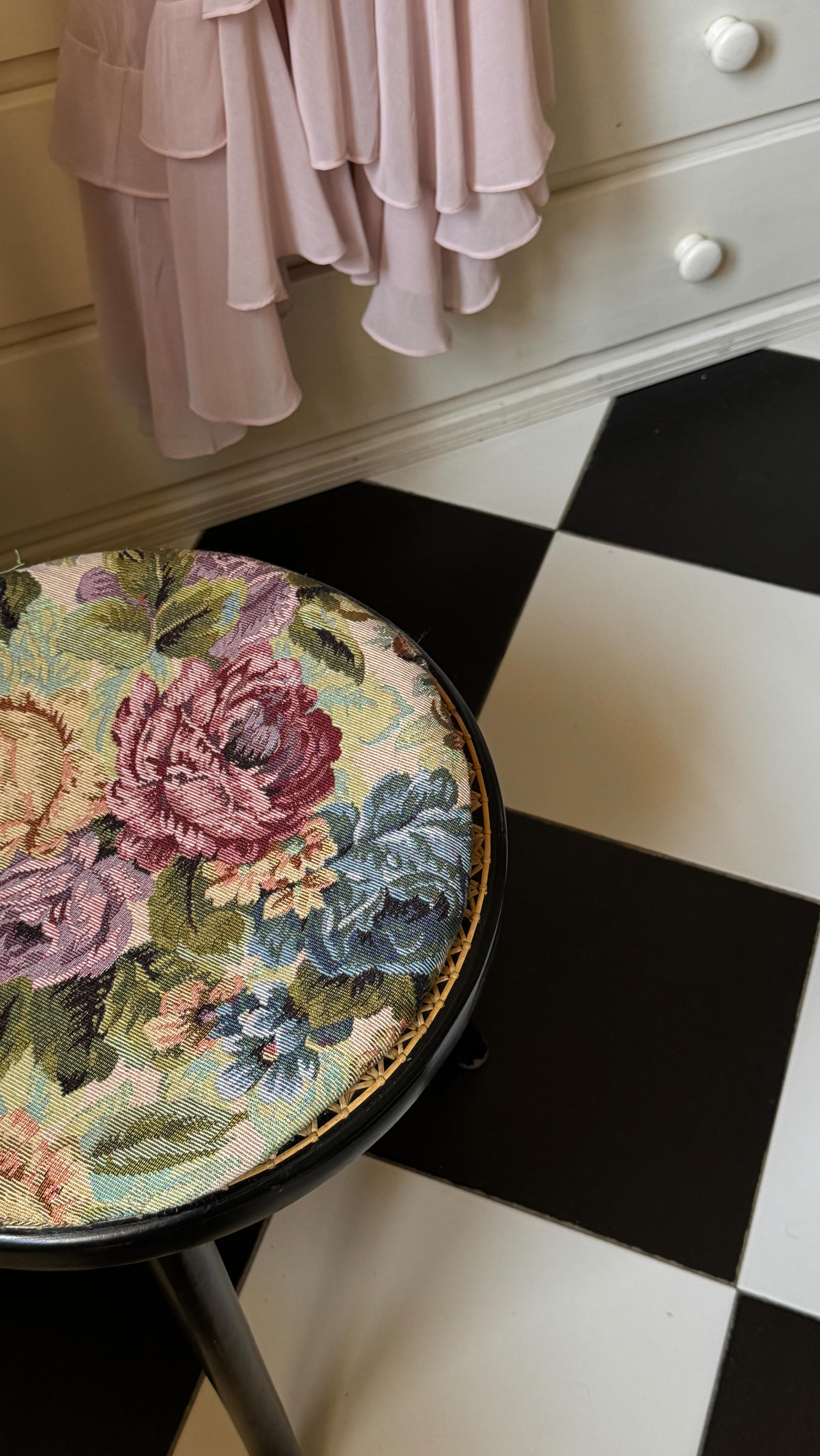 Instagram post by @silvia_davenia for Homebodii. Caption reads: Barefoot, but make it couture 🎀✨🌸 
@homebodii....