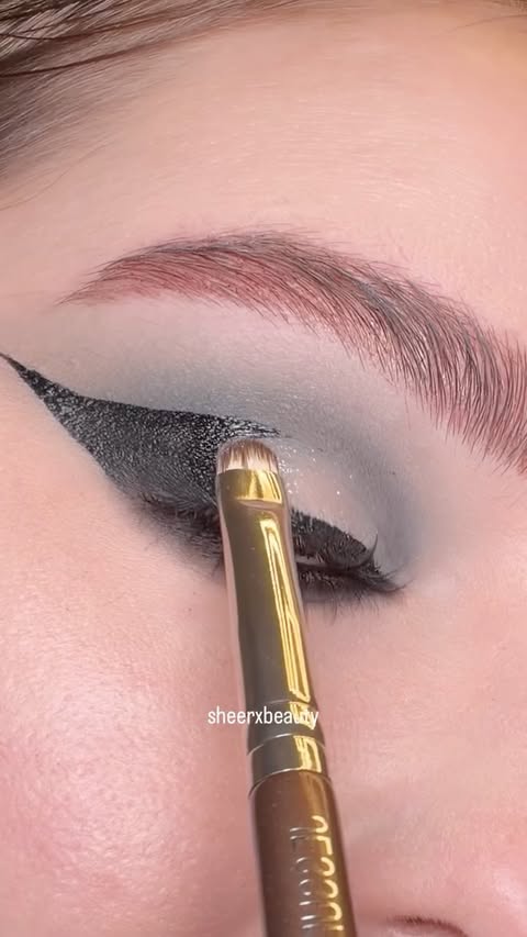 Instagram post by @sheerxbeauty for JESSUP. Caption reads: [...] Kaine Ferron inspired eye look using....