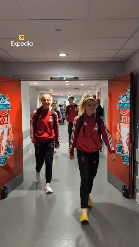 Instagram post by @liverpoolfc for Expedia. Caption reads: Anfield arrivals 🏟️🙌.