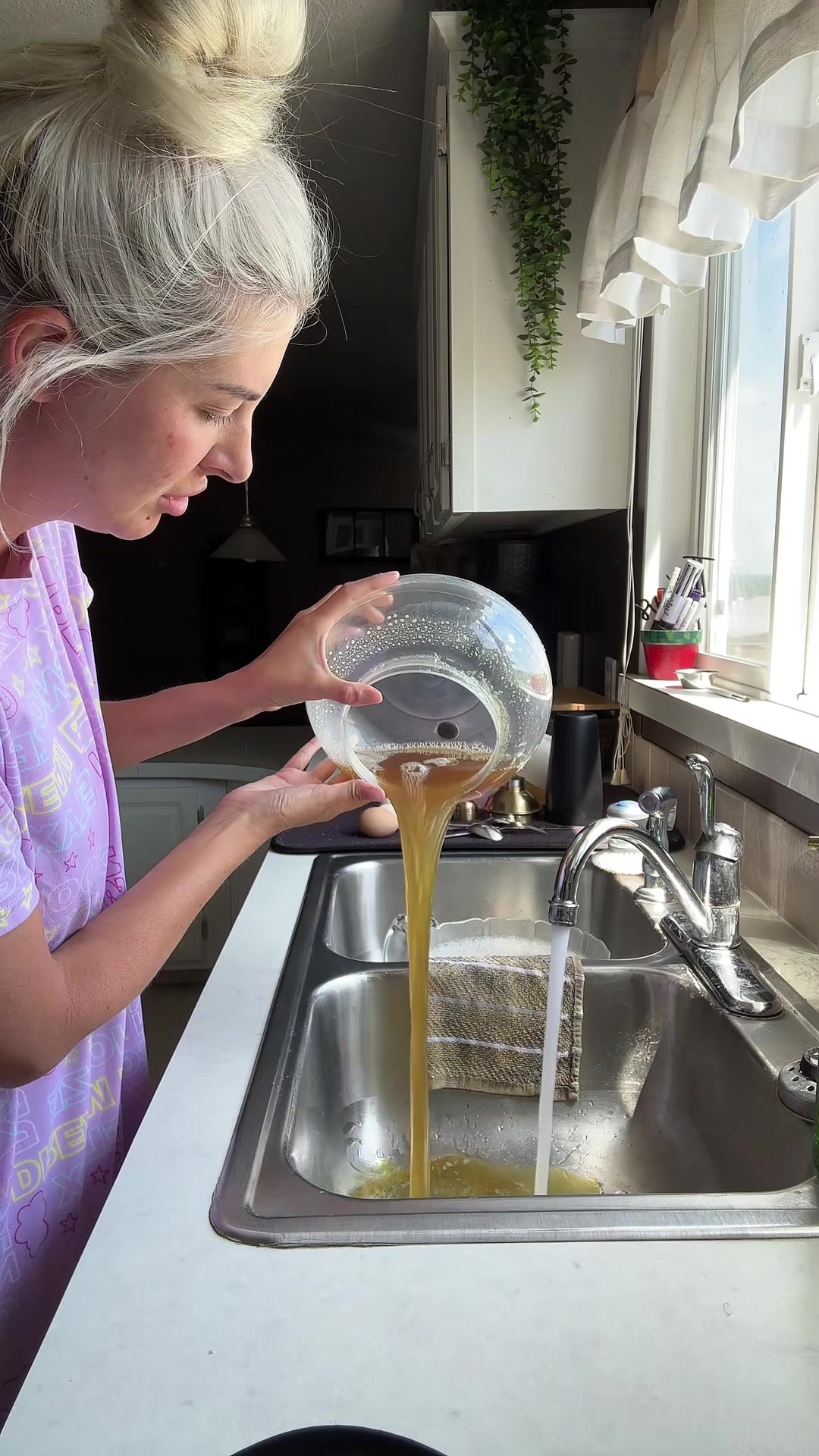 TikTok post by @jaysarue for Sirena Inc. Caption reads: [...] to make your home smell good with the....