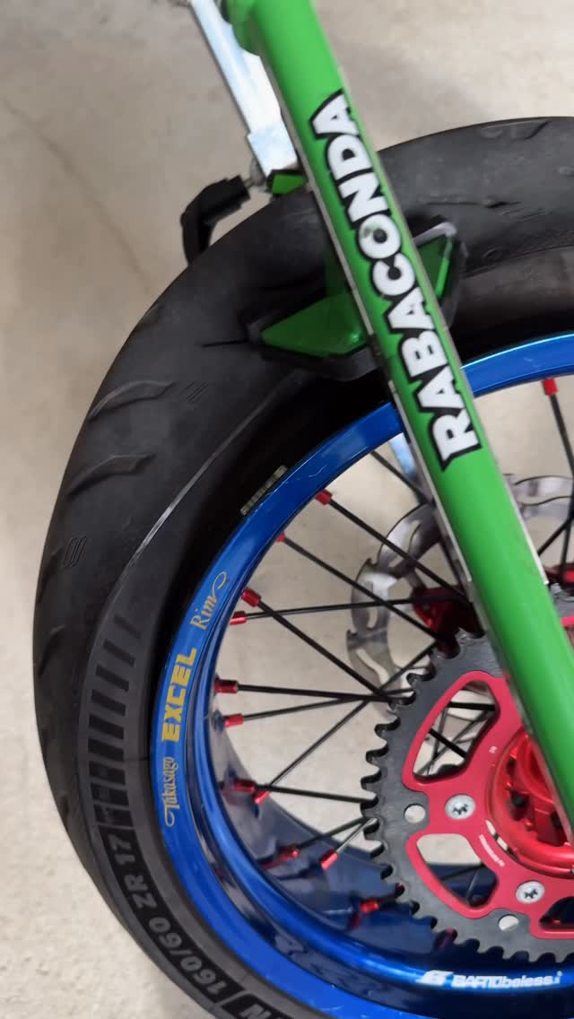 Instagram post by @moto.nico23 for Rabaconda. Caption reads: [...] tire repair with my new clothes from....