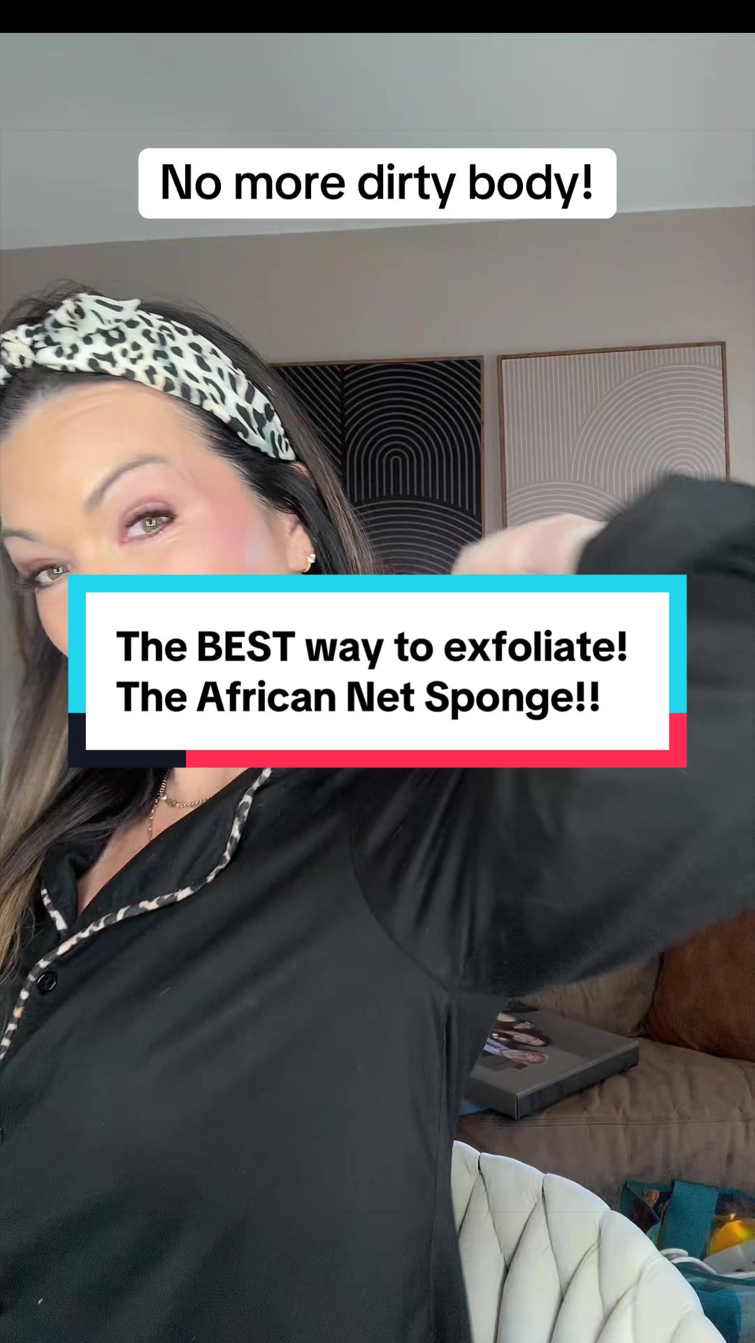 TikTok post by @momofgs for Bellanomi. Caption reads: [...] This will change the way you shower!!....