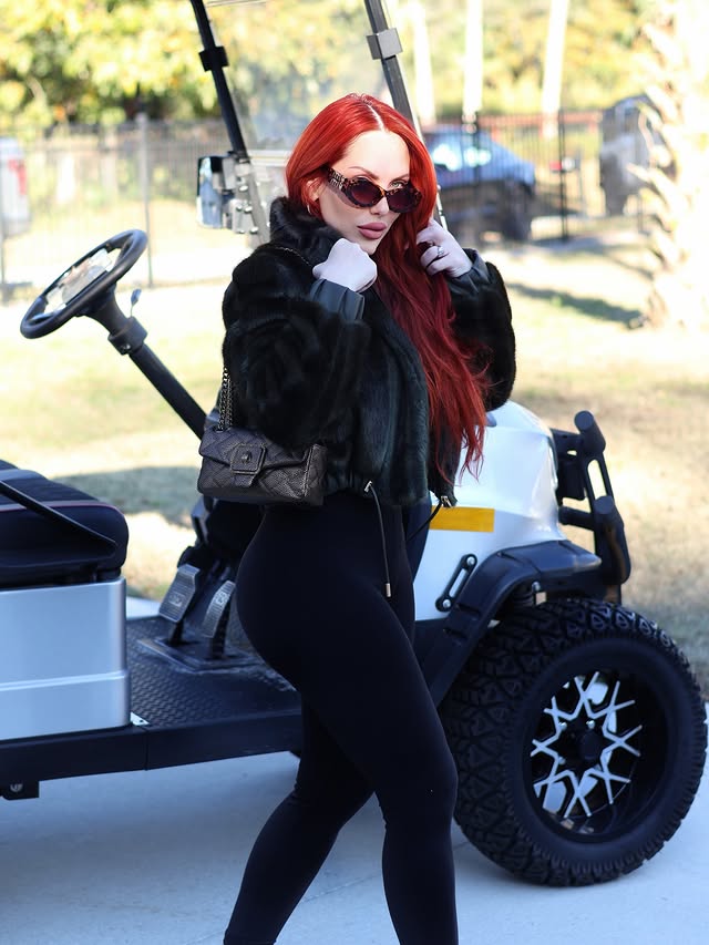 Instagram post by @alejandradivo for Kurt Geiger. Caption reads: Enjoy the Holidays with @kurtgeiger new collection....