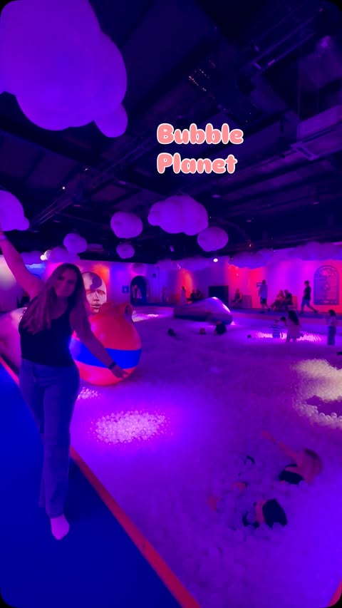 Instagram post by @amomentwithfranca for Bubble Planet. Caption reads: ✨Bubble Planet London: A Colourful Immersive [...].