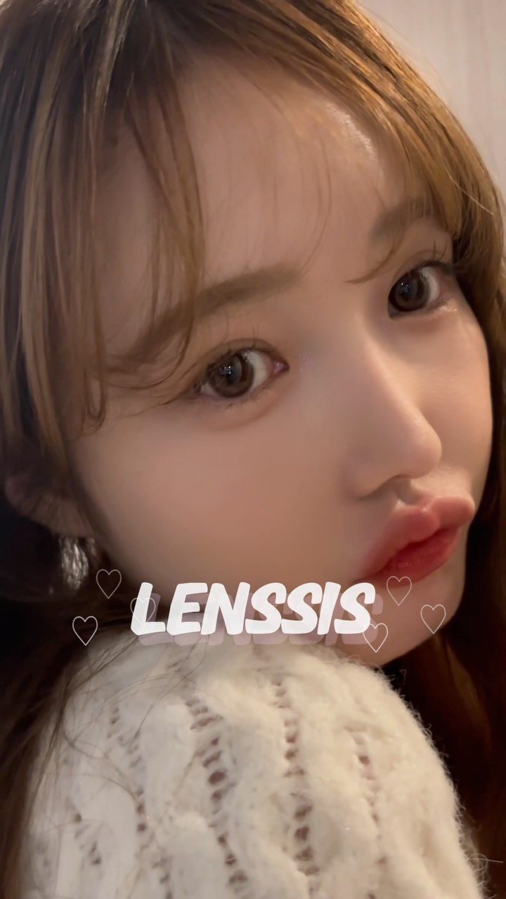 Instagram post by @rikako_0331 for lenssis jp. Caption reads: @lenssis.jp
ちゅるんとしっかり発色で最近のヘビロテカラコン👀‎🤍
特にマリナメガアッ....