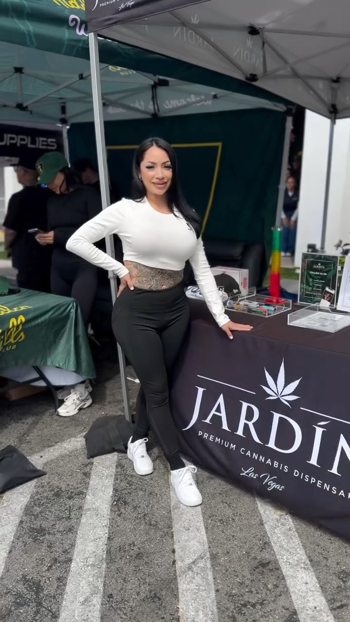 Instagram post by @bree_carolinaa for Jardin Las Vegas. Caption reads: [...] ✨ #dispensary #lasvegas #jardin....