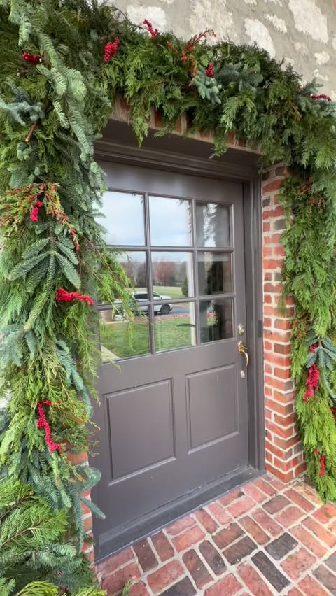 Instagram post by @theseasonalhomestylist for Disney On Ice. Caption reads: ✨ DISNEY ON ICE GIVEAWAY! ✨
I’m partnering with....