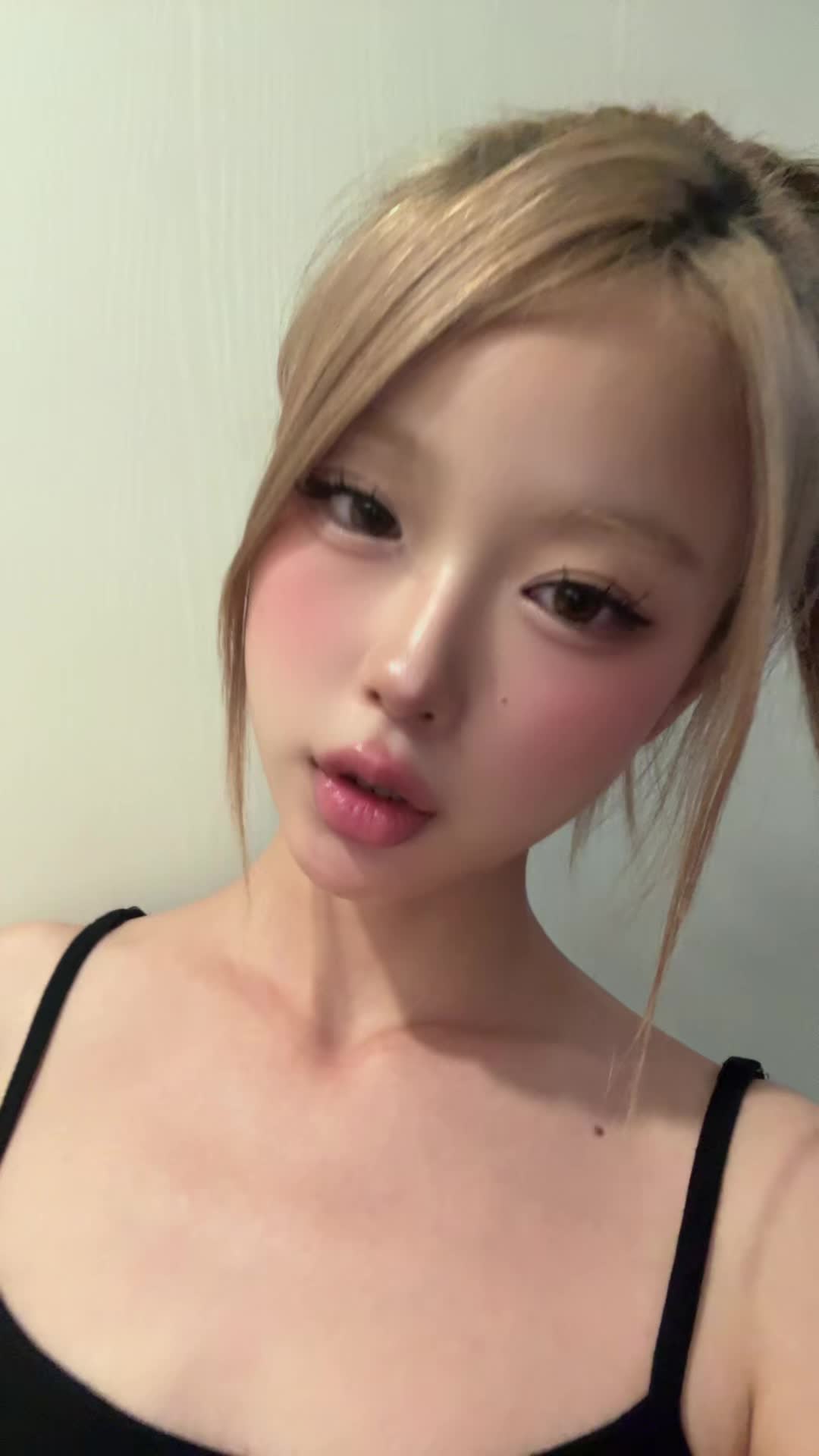 TikTok post by @spider__girl223 for lenssis jp. Caption reads: #レンシス #lenssis #エイリンブラウン #韓国カラコン #pr @lenssis jp....