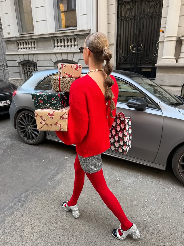 Instagram post by @anais.closet for Guts & Gusto. Caption reads: [...] next year 🎅🏽🌲 Christmas uniform by....
