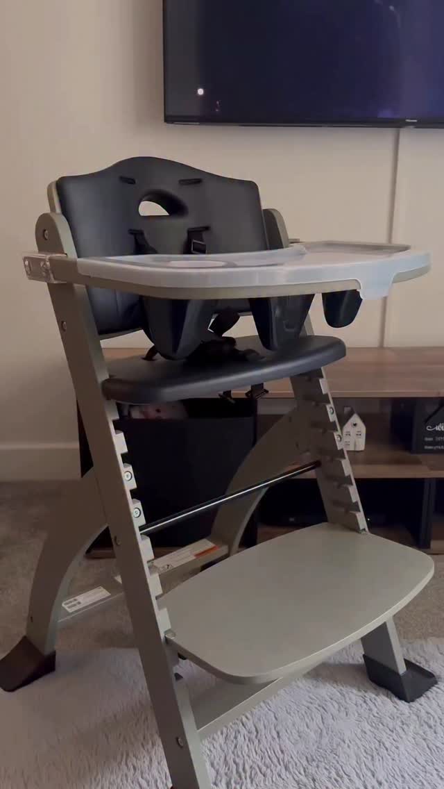 Instagram post by @lifewithmacieandpoppy for Abiie. Caption reads: [...] life.. the Beyond Junior High Chair from....