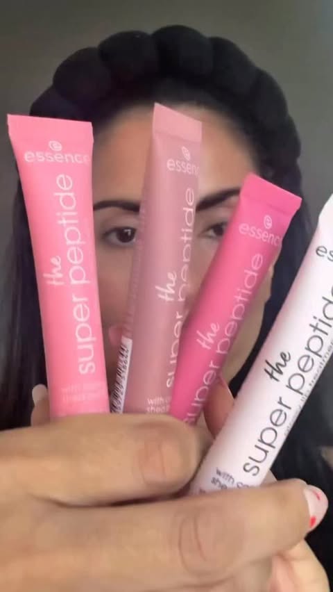 Instagram post by @beautybubble0326 for Essence Cosmetics. Caption reads: [...] treatment @essence_cosmetics....