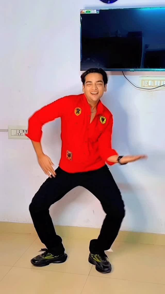 Instagram post by @ianurag_shukla for Bingo! Snacks. Caption reads: Here is my #jinjjahookstepchallenge 

Love this....