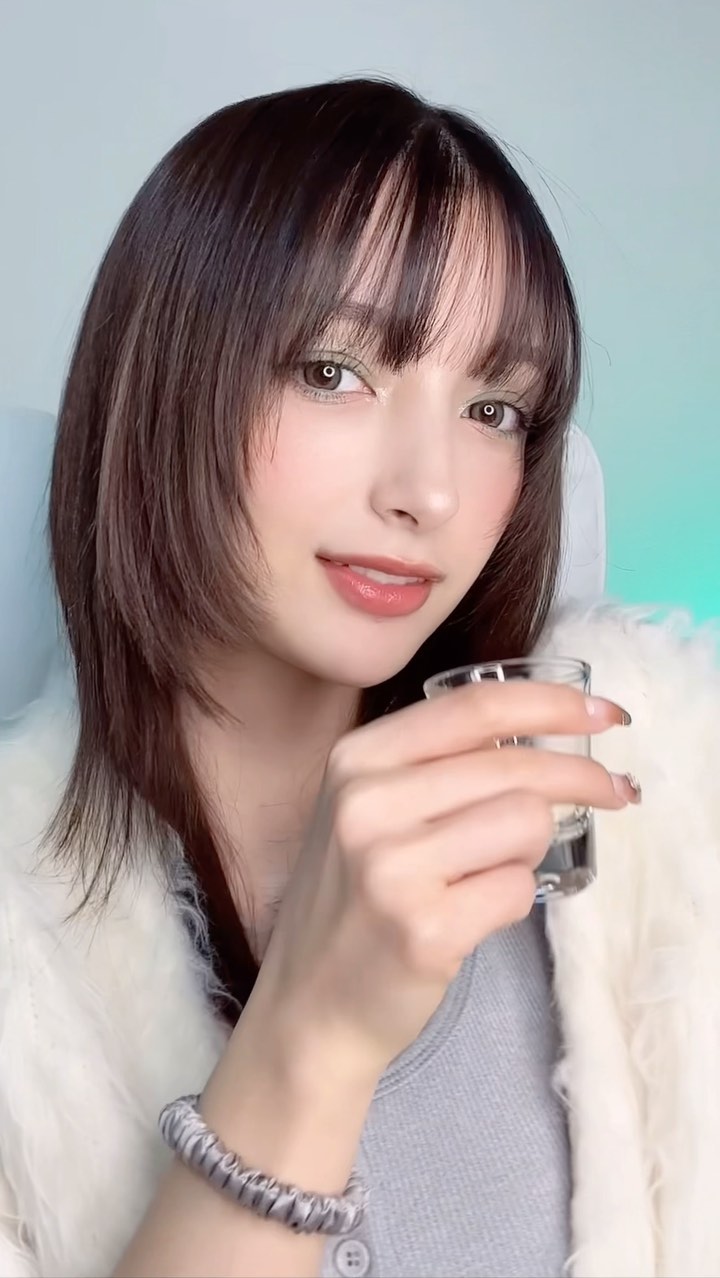Instagram post by @myxx_erika for HiteJinro Global. Caption reads: どれも本当に飲みやすくて気分に合わせてフレーバー変えるのおすすめだよ🫶🏻
私の好きなマスカットと....