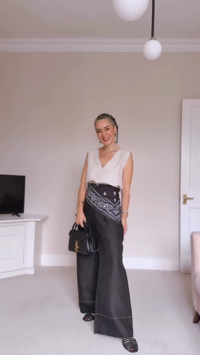 Instagram post by @styleboom for Saint Laurent. Caption reads: KOMBİN 42-Günü gününe #grwm gibi niyetler vardı di....