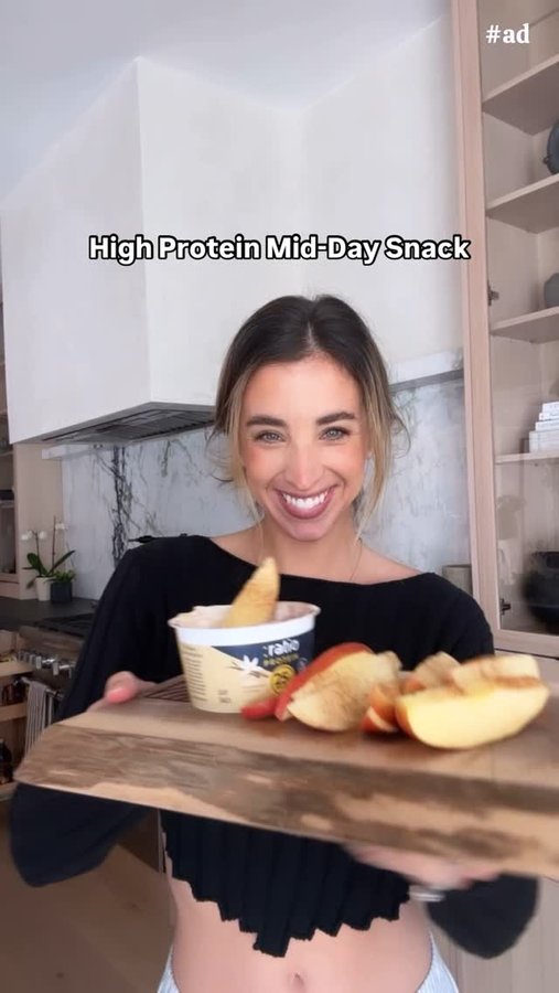 Instagram post by @katieaustin for Ratio Food. Caption reads: [...] protein!!! Win win. Just mix together....