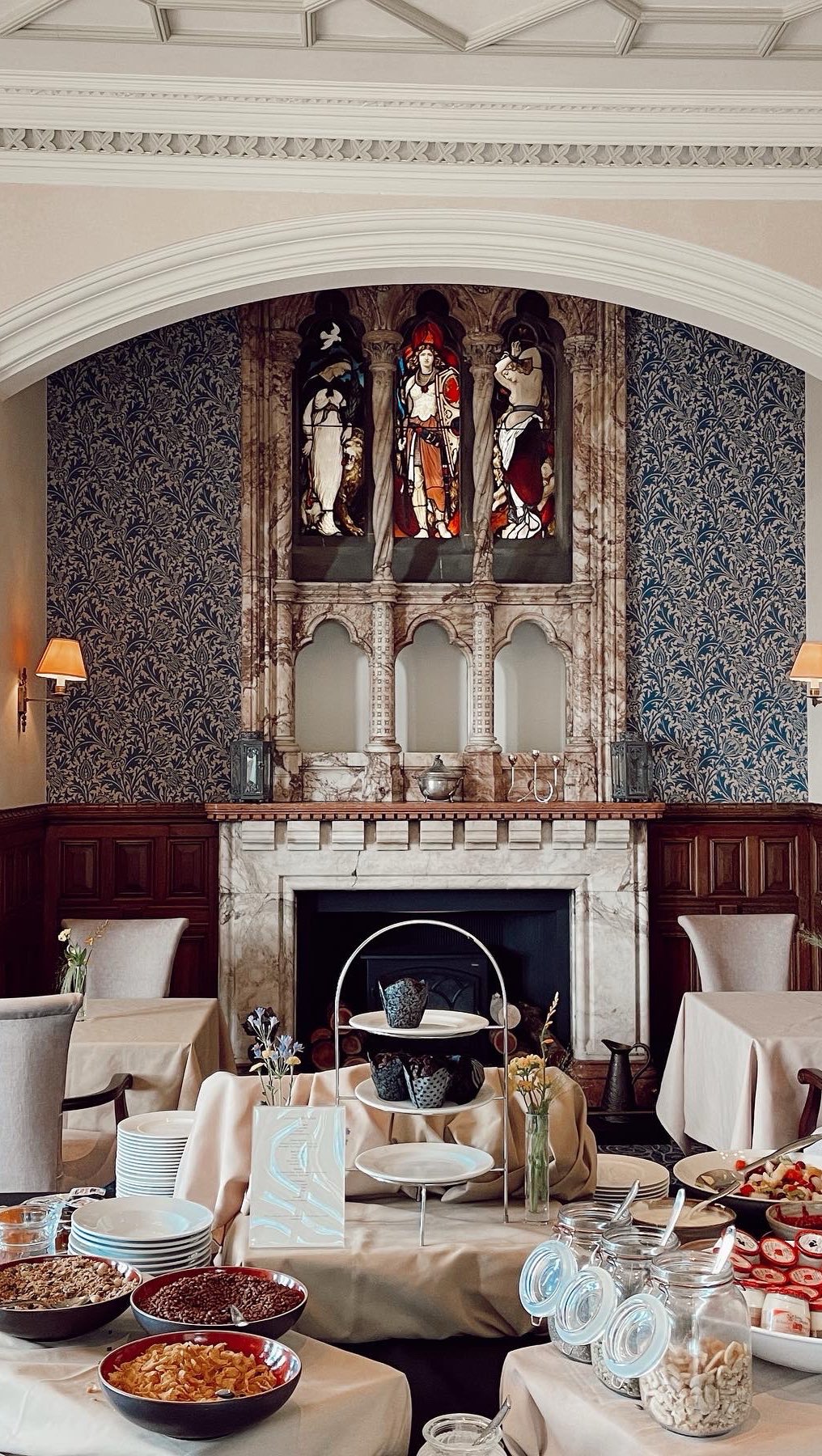 Instagram post by @hoppshouse for Electimuss. Caption reads: [...] the luxurious fragrance from....