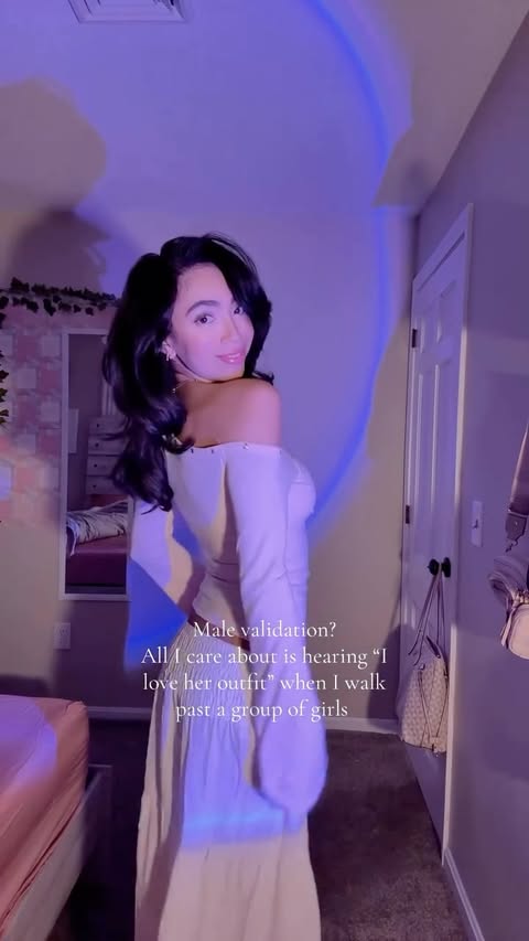 Instagram post by @marialys_frias for Charlotte Russe. Caption reads: [...] love the outfit, i’m winning. 🤍....