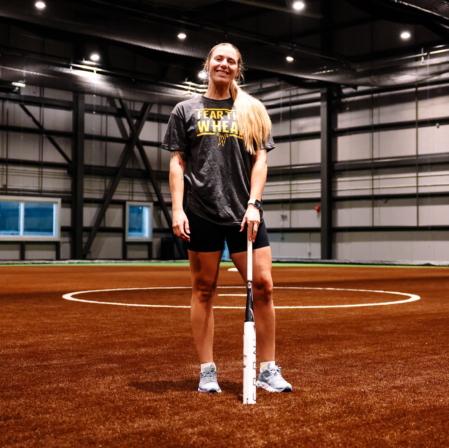 Instagram post by @d1softball for Mizuno USA. Caption reads: 𝐀𝐦𝐛𝐚𝐬𝐬𝐚𝐝𝐨𝐫. 𝐑𝐨𝐥𝐞 𝐌𝐨𝐝𝐞𝐥. 𝐏𝐫𝐨.....