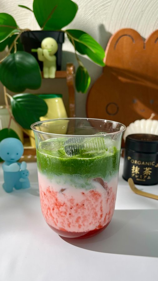 Instagram post by @vi.homecafe for Nioteas. Caption reads: [Save&Share] A dreamy swirl of strawberry and....