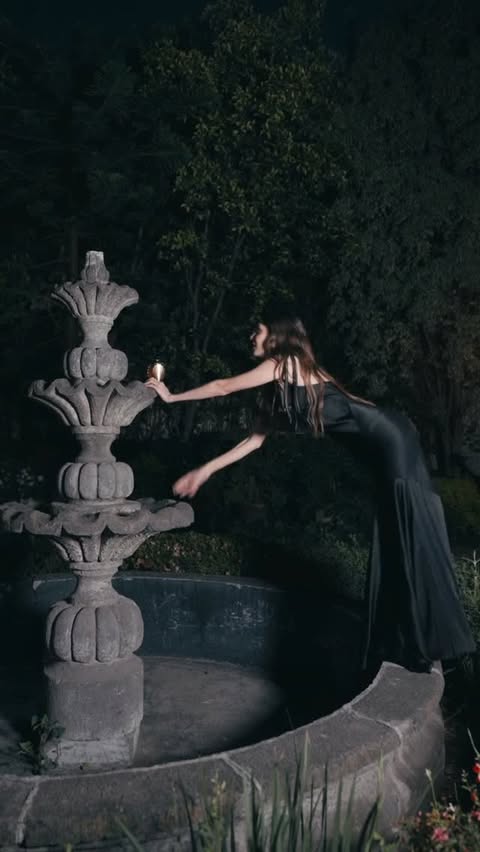 Instagram post by @macabeso for NINA RICCI. Caption reads: [...] 𓆉 𓆝 𓆡⋆.˚ 𓇼 take me back w you @ninaricci....
