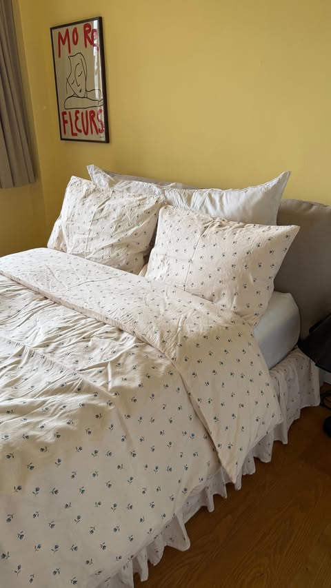 Instagram post by @kerryawalker_ for Piglet in Bed. Caption reads: [...] coming home to clean sheets 🌷🌸💕🎀....