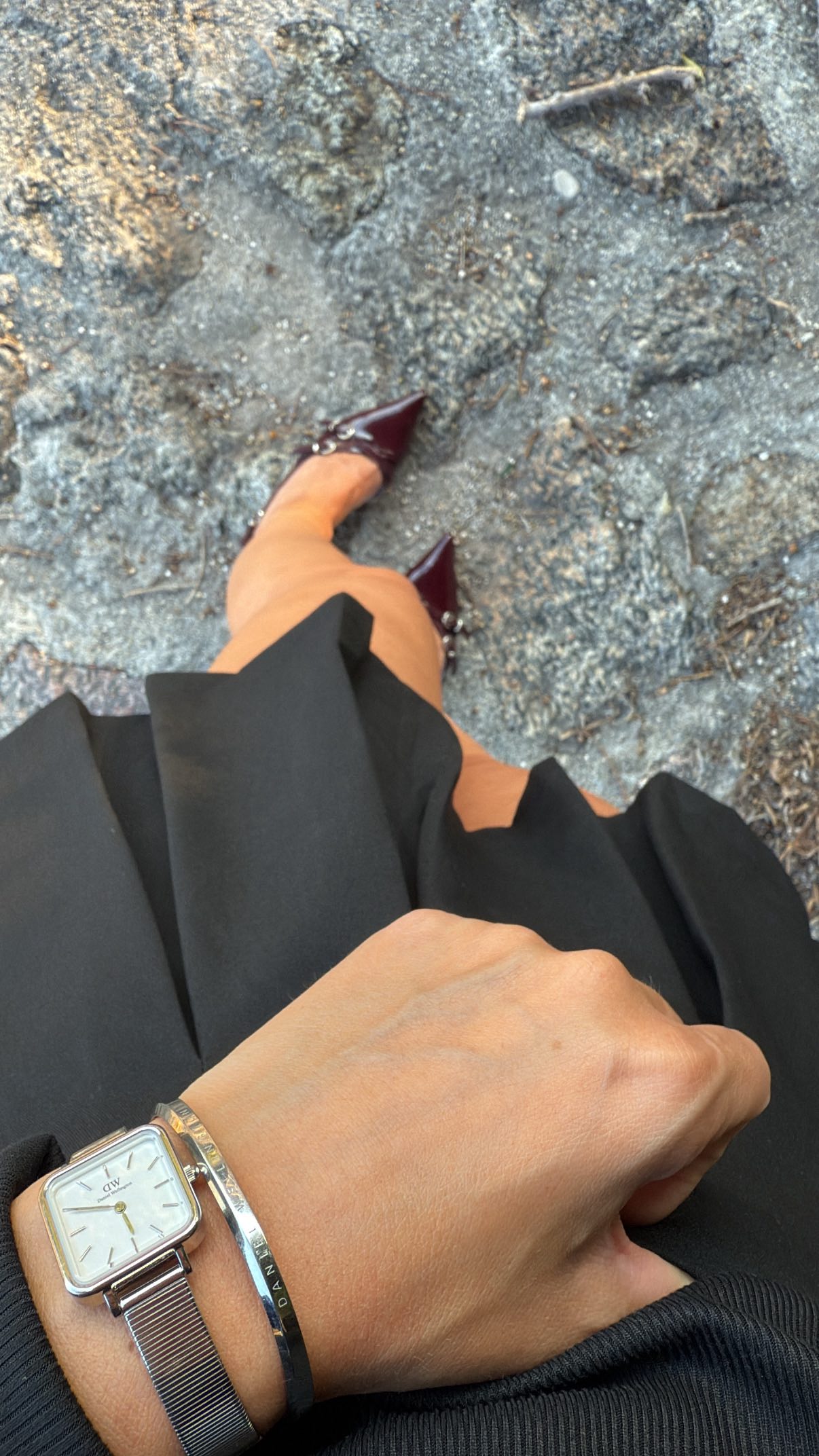 Instagram post by @raffaella_mirarchi_ for Daniel Wellington. Caption reads: ✨✨✨ GRWM
with a touch of elegance by....