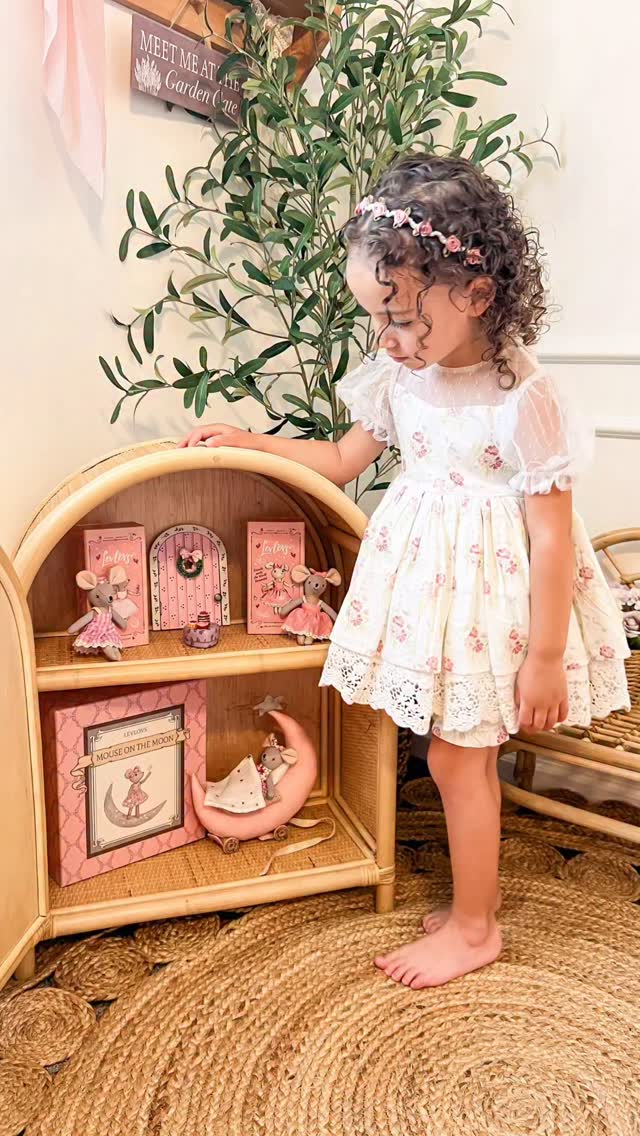 Instagram post by @paloma_eliane for Levlovs. Caption reads: Just a girl, her @levlovs, and a world full of....