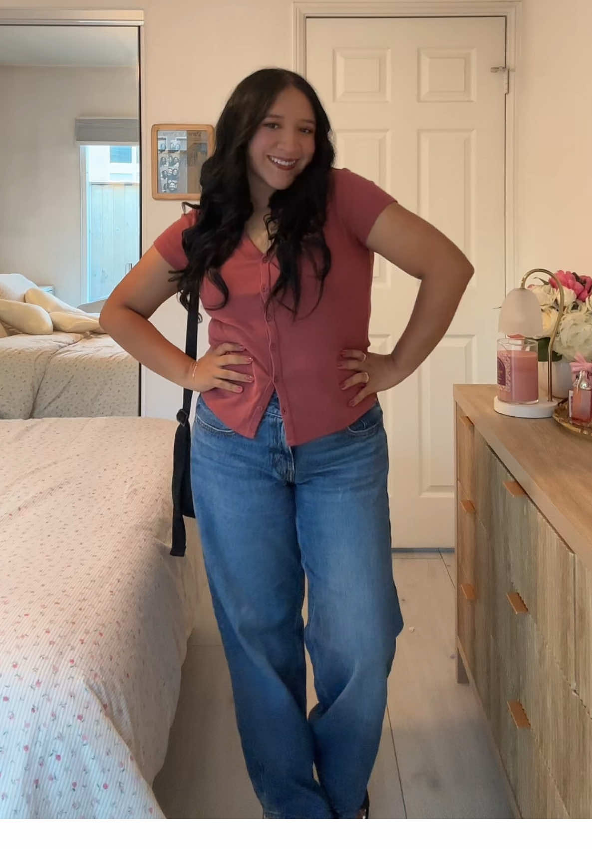 TikTok post by @nashlyvazquez for BAGGU. Caption reads: [...] 🩷🩷 @Crocs @Levi’s @target @BAGGU #fyp....