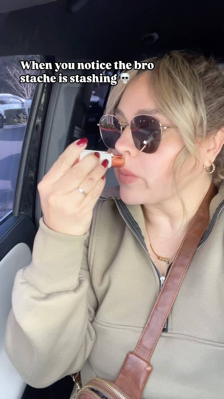 Instagram post by @sonyycoronado for Finishing Touch Flawless. Caption reads: Comment FACE & I’ll send you the link to my....