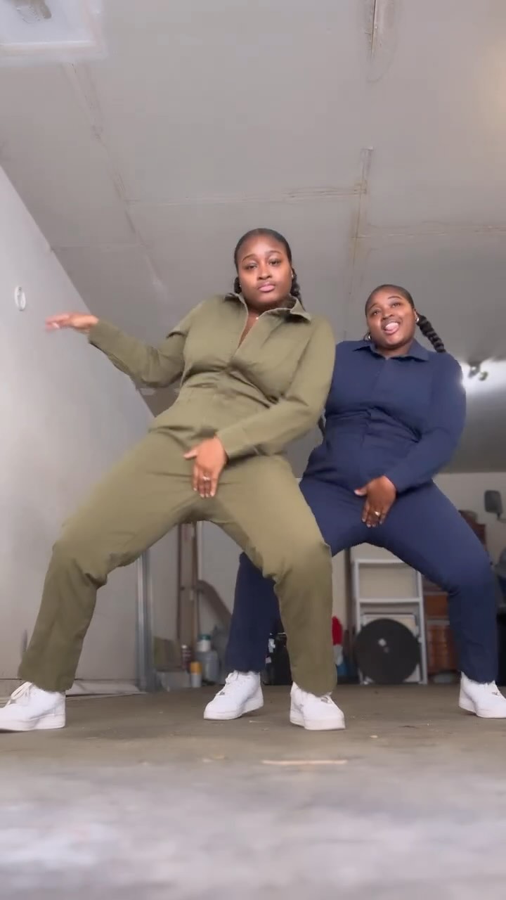 Instagram post by @naenaetwins for Universal Standard. Caption reads: Stepping in our @universalstandard jumpsuits ⭐️....